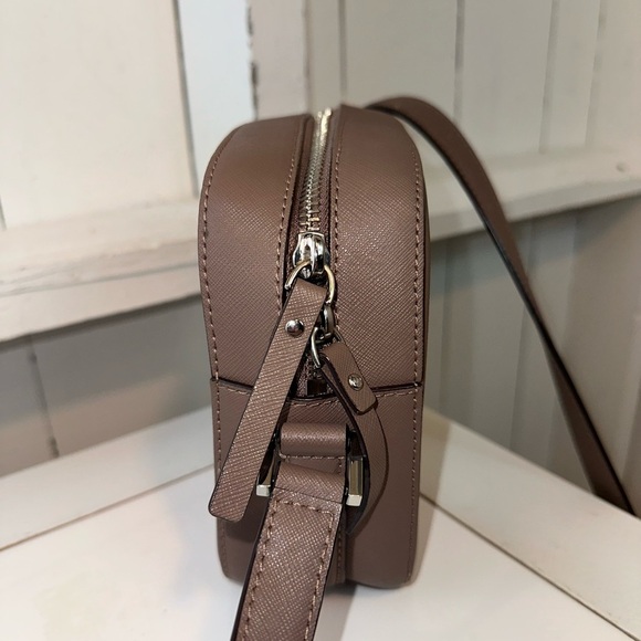 Kate Spade Newbury Crossbody Bag Rich Brown Silver Accents Capsule Wardrobe - Picture 8 of 15